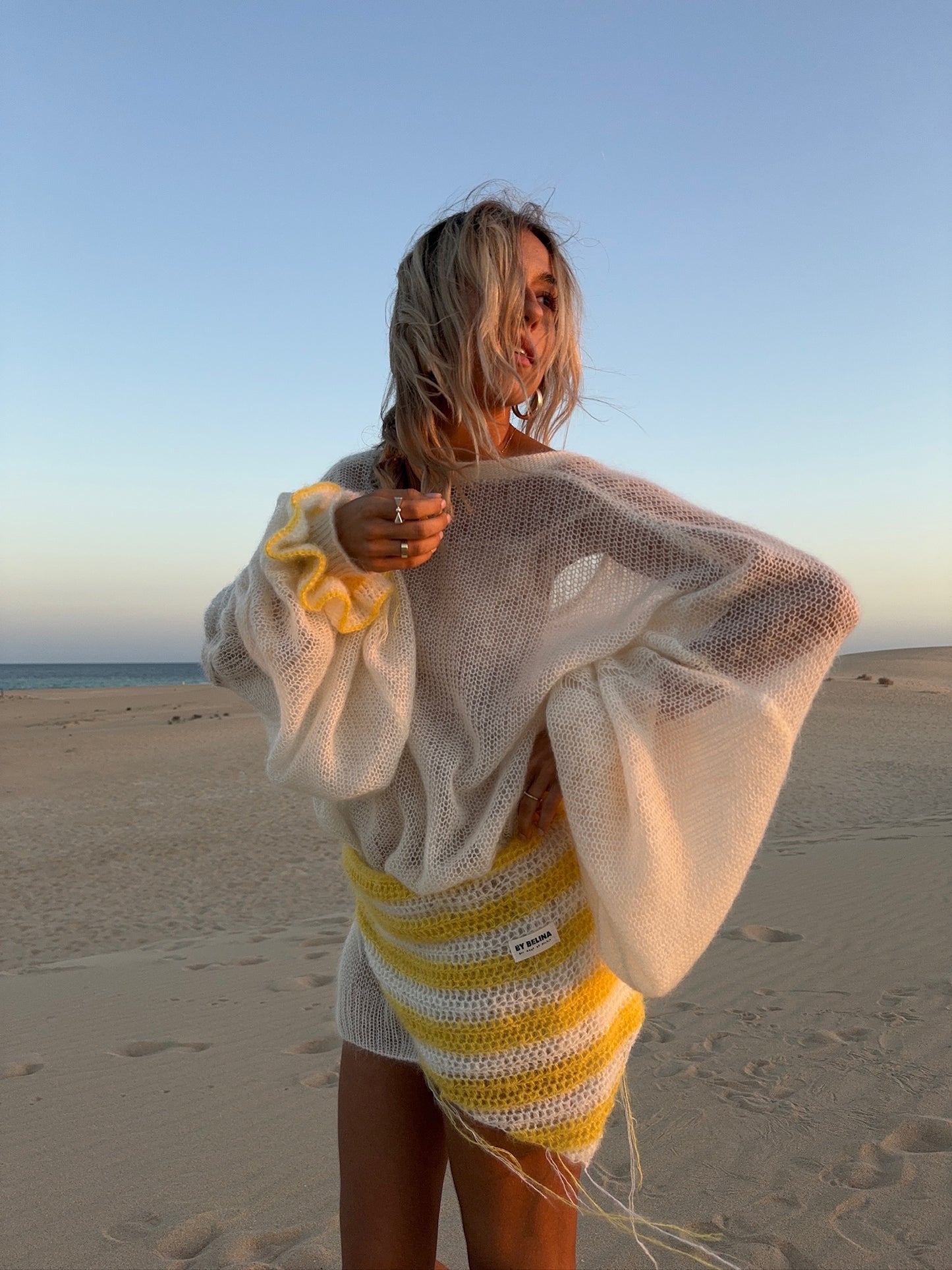 CROCHET SET 02 'TRIANGLE SCARF' + scrunchie mittens