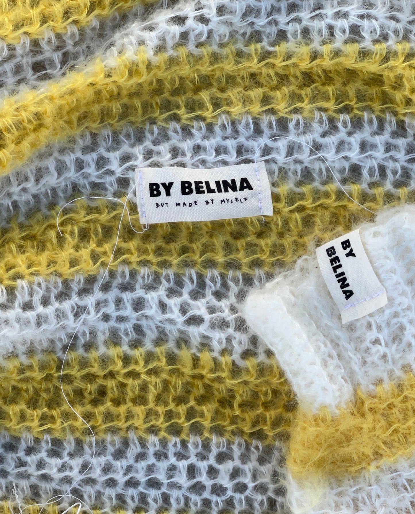 CROCHET SET 02 'TRIANGLE SCARF' + scrunchie mittens