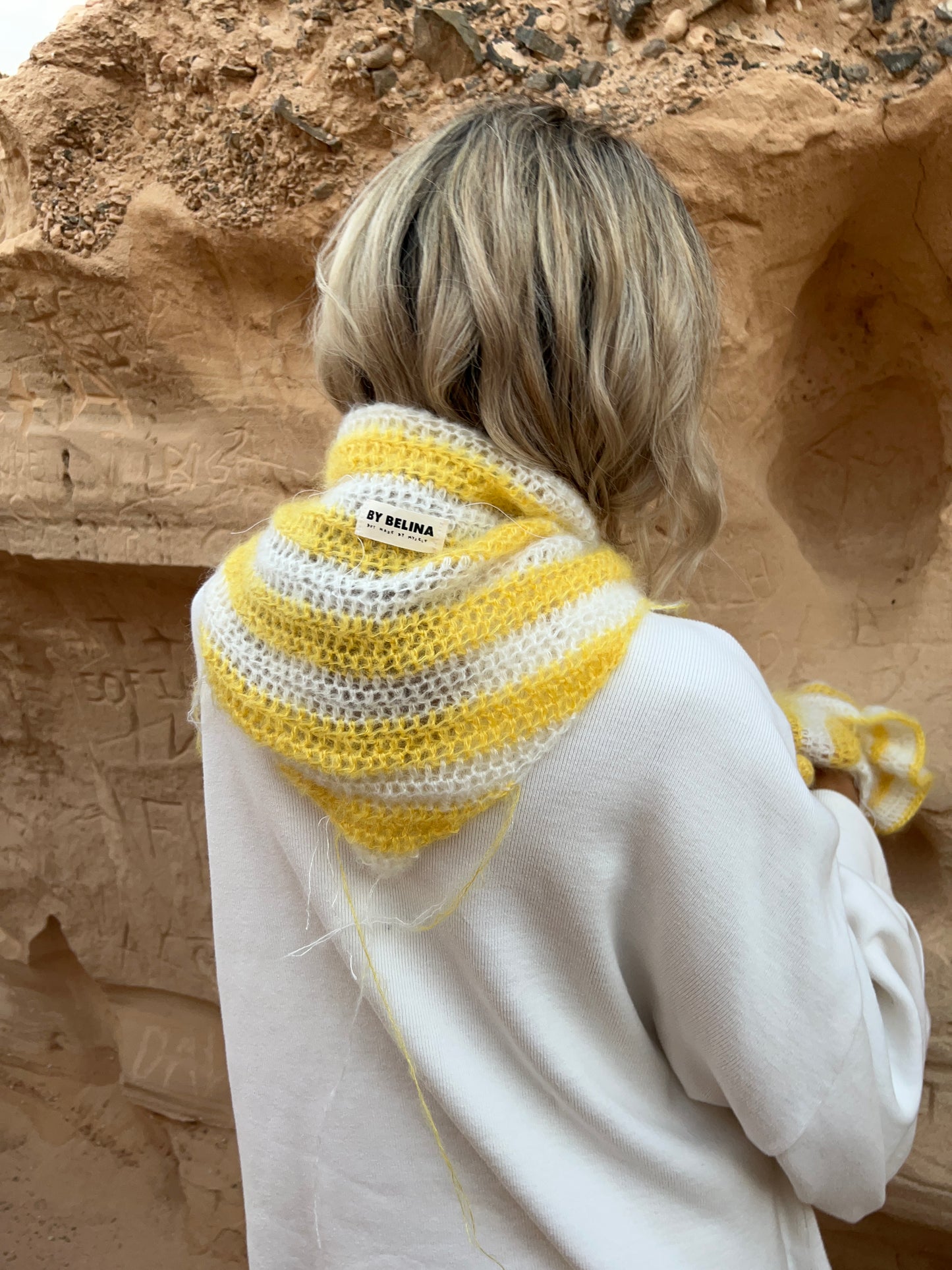 CROCHET SET 02 'TRIANGLE SCARF' + scrunchie mittens